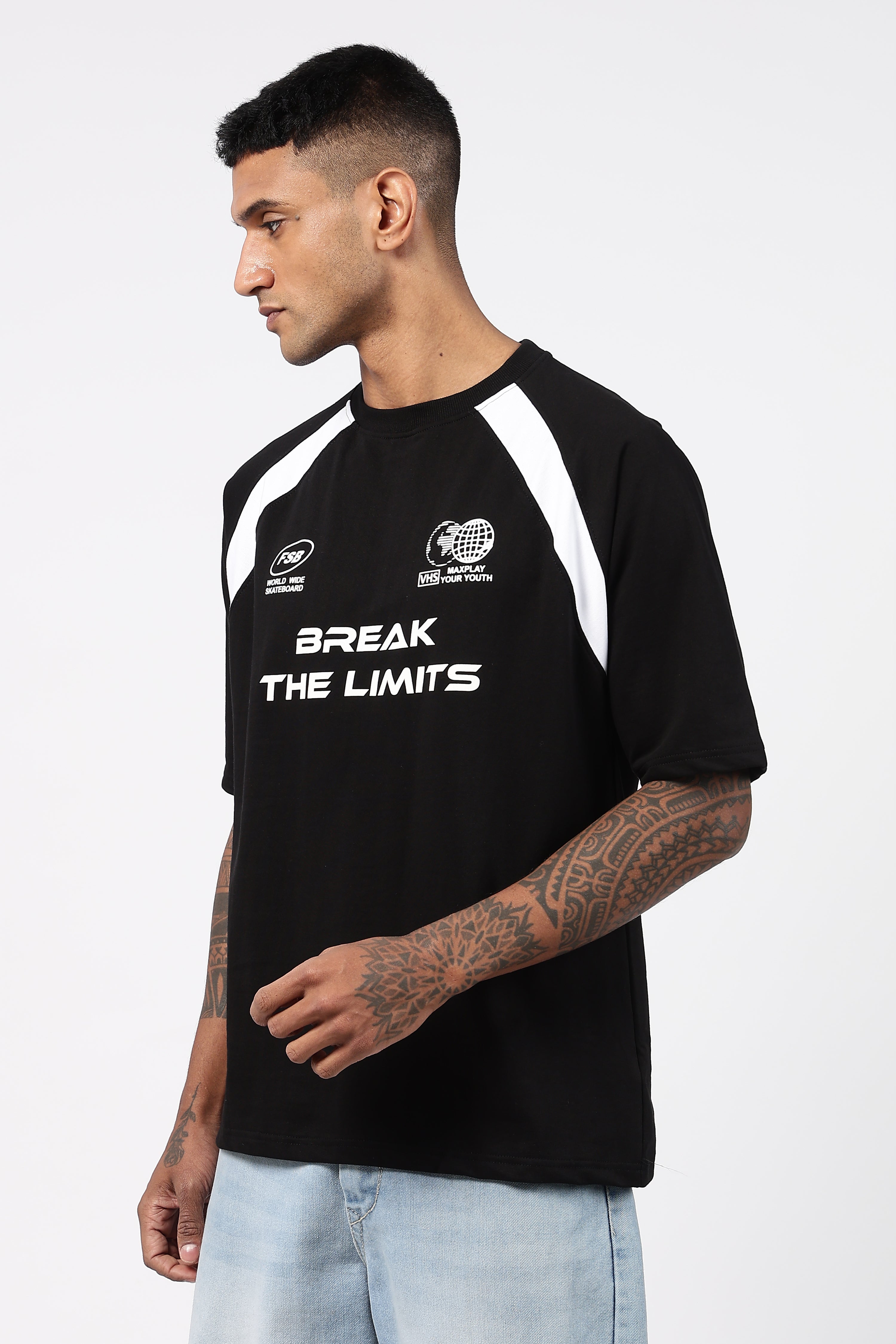 Raglan sleeve T shirt