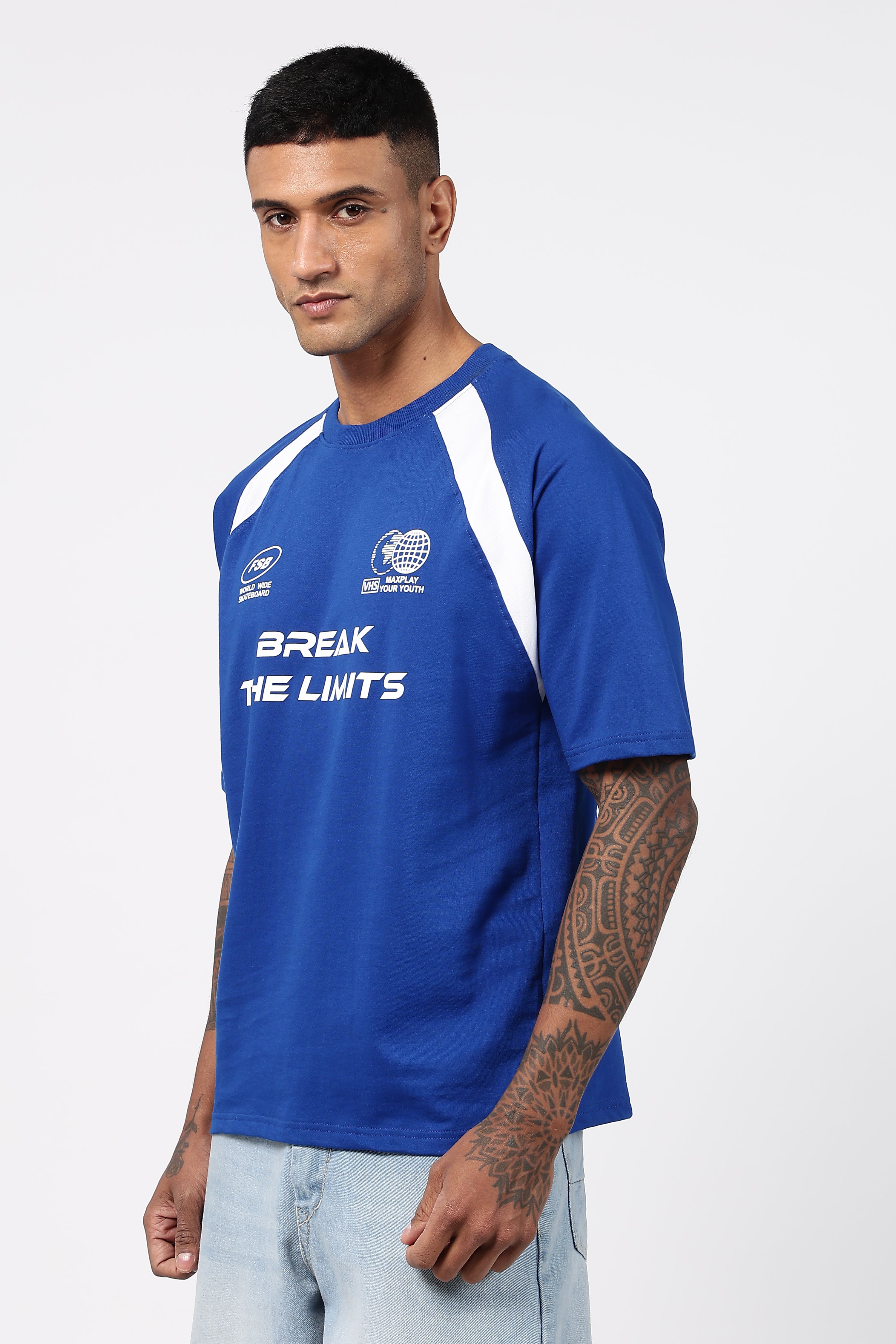 Raglan sleeve T shirt